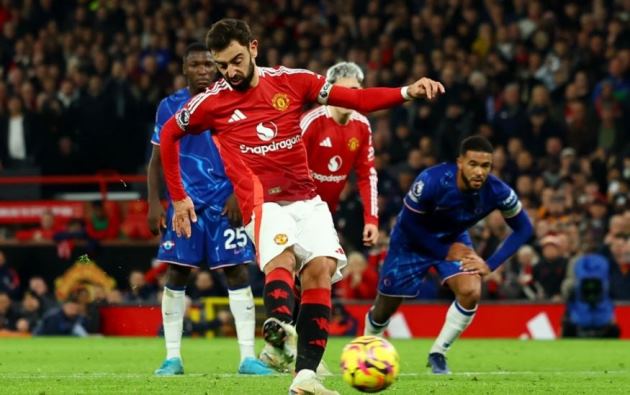 Man United 1-1 Chelsea: Fernandes ghi bàn phạt đền; Caicedo gỡ hòa kịch tính