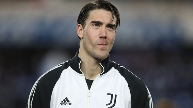 Nhờ Zirkzee, MU rộng đường mua Dusan Vlahovic trước mặt Arsenal