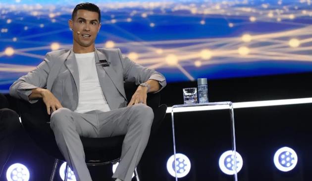 NÓNG: Ronaldo muốn thành chủ sở hữu MU, giải quyết vấn đề cho Amorim