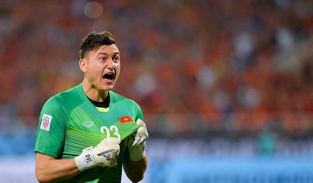 Vì sao HLV Kim Sang-sik loại Đặng Văn Lâm khỏi đội tuyển Việt Nam?