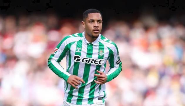 Barcelona đụng Real Betis, HLV Hansi Flick gửi thông điệp đến Vitor Roque