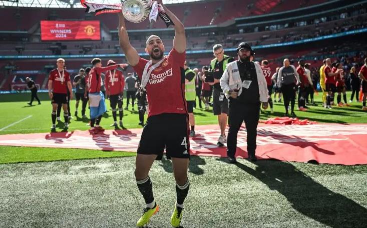 Scholes so sánh tiền vệ M.U với Gattuso