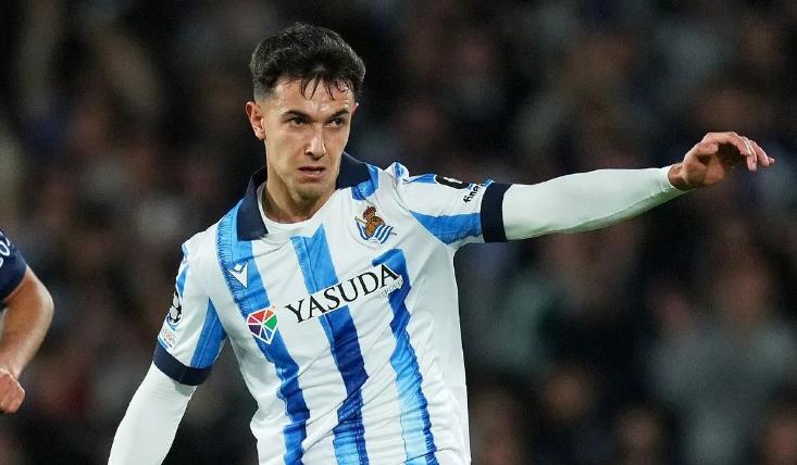 Ảnh bài viết Man United tranh mua tiền vệ Tây Ban Nha với Arsenal
