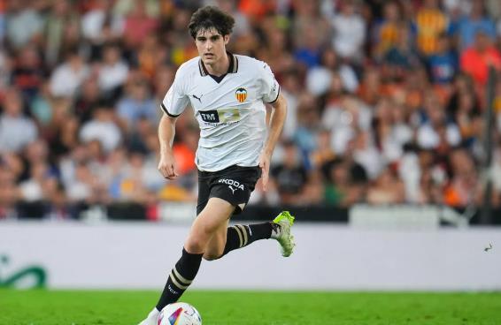Ảnh bài viết M.U, Arsenal tranh mua báu vật được Valencia đại hạ giá
