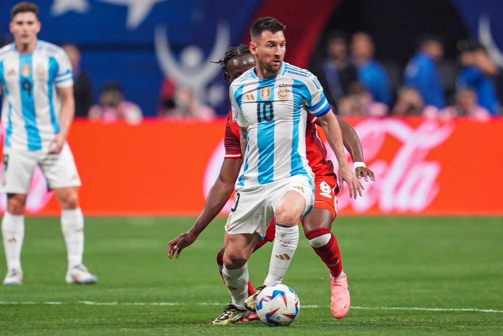 Messi vô duyên, Argentina vẫn khai màn Copa America suôn sẻ