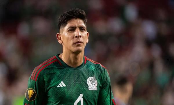 Thủ quân Mexico mang cơn đau đầu đến Man United
