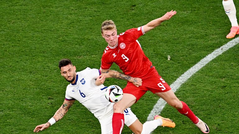 Hòa Serbia, Đan Mạch đụng 'thứ dữ' ở vòng loại trực tiếp