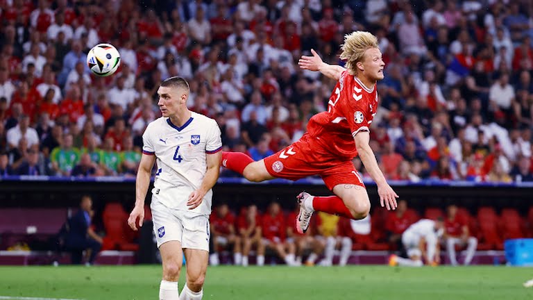 5 điểm nhấn Serbia 0-0 Đan Mạch: Điều lạ lùng; Xứng danh nhạc trưởng