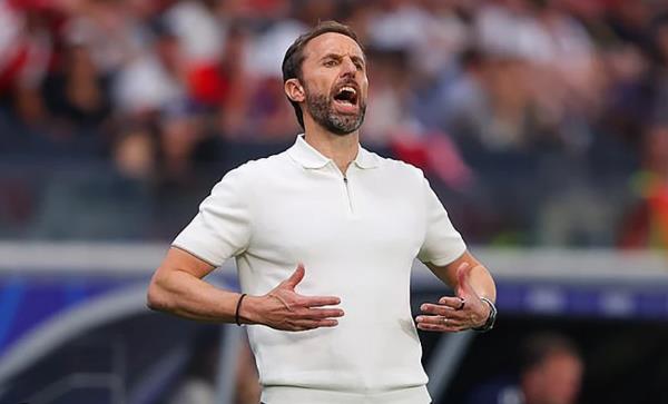 Southgate úp mở khả năng đá chính của Palmer và Mainoo