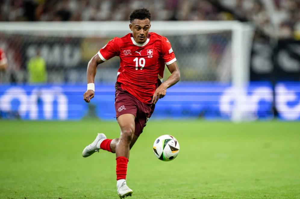 Đồng đội của Zirkzee có gì đặc biệt để Man United săn đón?