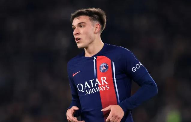 Ảnh bài viết Man United gọi, Manuel Ugarte trả lời