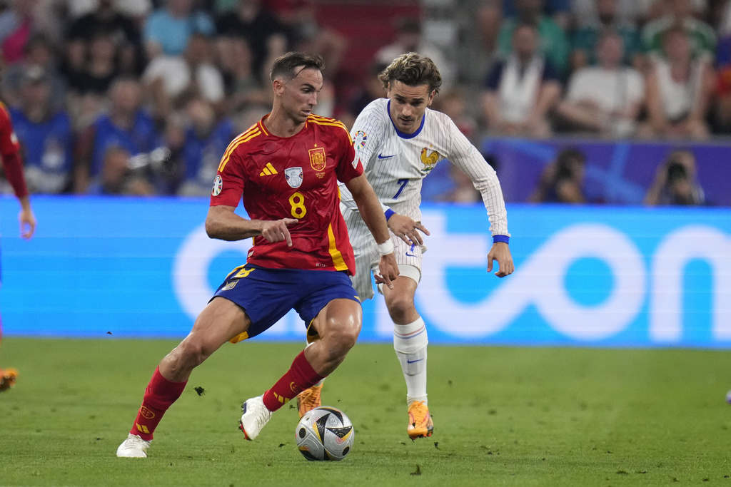 Fabian Ruiz đã là 'bom tấn' của PSG