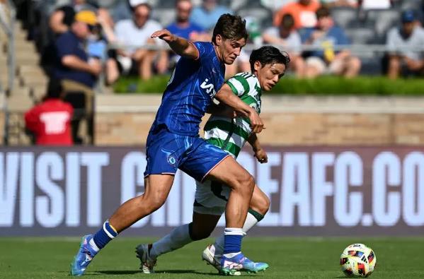 HLV Enzo Maresca tiết lộ kế hoạch cho Marc Guiu