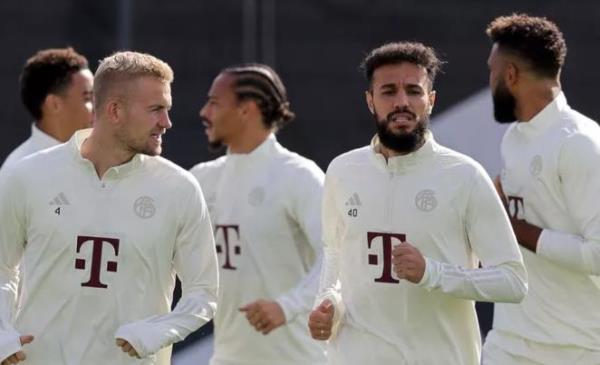 Ảnh bài viết De Ligt và Mazraoui ảnh hưởng đến tương lai 4 cầu thủ M.U