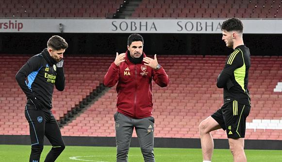 6 câu hỏi cho Arsenal trước trận khai màn mùa bóng
