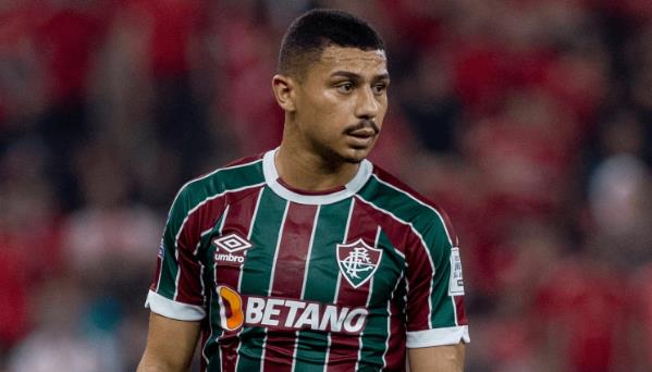Mắc kẹt vụ Ugarte, Man United nhắm đến Andre 