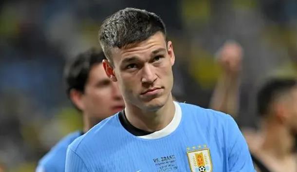 Ảnh bài viết Chuyển nhượng chiều 24/8: PSG loại Ugarte; Merino tạm biệt Sociedad