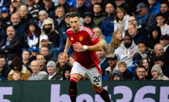 Ảnh bài viết Những bộ mặt sáng tối của Quỷ đỏ