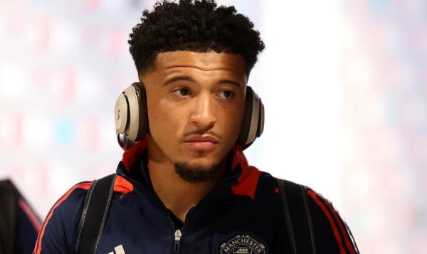 Ảnh bài viết Chelsea gây sốc, đề nghị trao đổi Sterling với Sancho của Man United