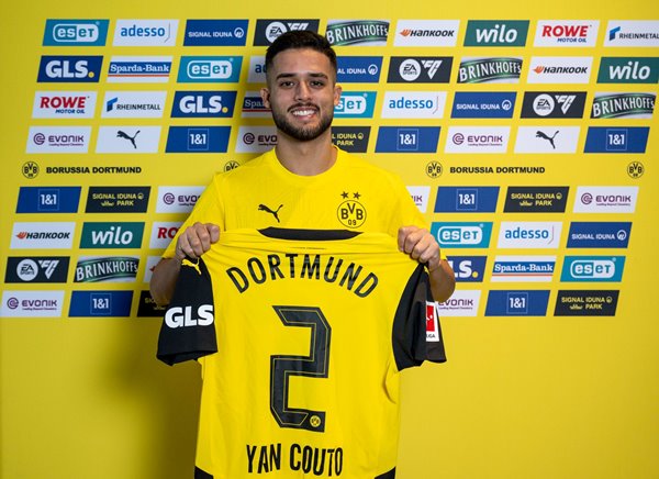CHÍNH THỨC! Yan Couto gia nhập Dortmund từ Man City, giá 30 triệu euro
