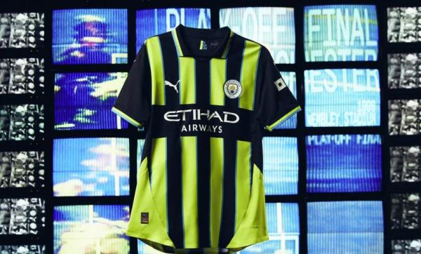 Ảnh bài viết Áo đấu dạ quang vinh danh mùa bóng 1998/99 lịch sử của Man City