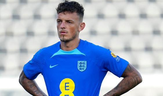 Lee Carsley giải thích lý do không triệu tập Ben White