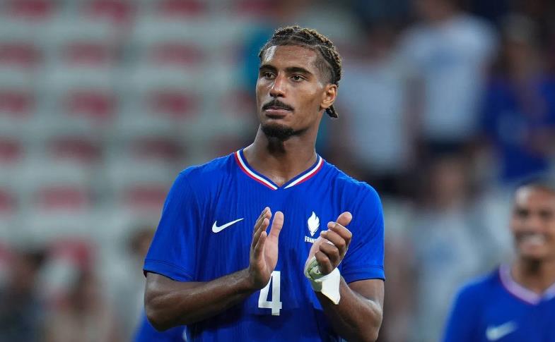 Liverpool duyệt chi 60 triệu euro cho người kế thừa Van Dijk 