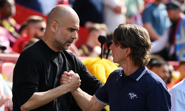 Thomas Frank ngả mũ trước Pep Guardiola