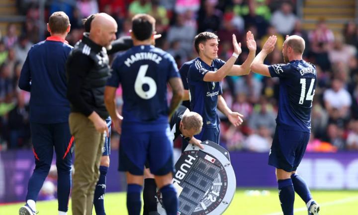 Ảnh bài viết Chỉ 17 phút, Ugarte cho thấy những gì Ten Hag cần