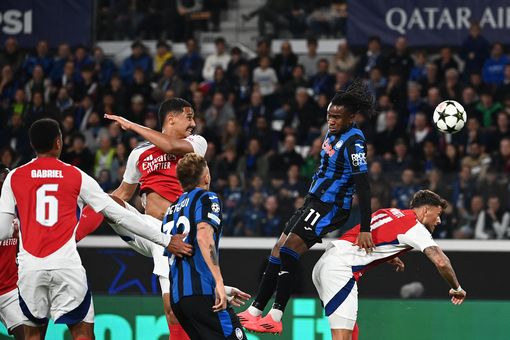 Lookman đánh giá sức mạnh Arsenal sau trận hòa