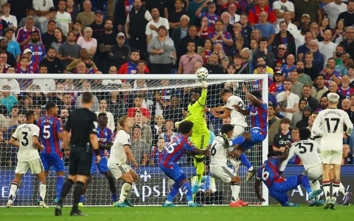 Ảnh bài viết Ten Hag: "Pha cứu thua không thể tin được"