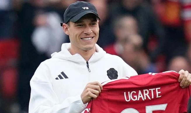 Ảnh bài viết Dùng Ugarte, đổi chiến thuật: Đội hình M.U ra sao vs Southampton?