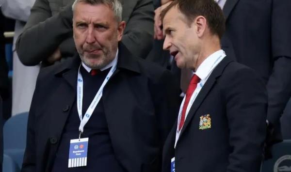 Ảnh bài viết Dan Ashworth cải tổ toàn diện hàng tiền vệ M.U vào năm 2025