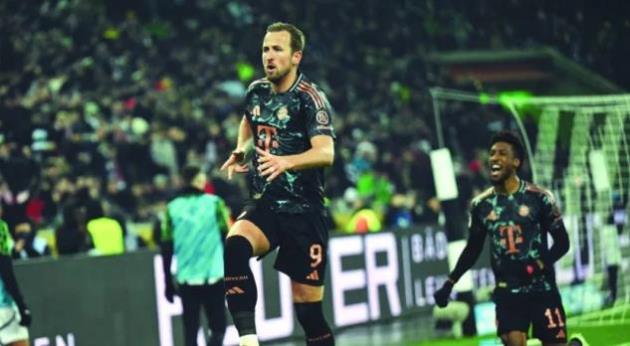 Bayern thắng Gladbach, HLV Kompany vẫn không hài lòng