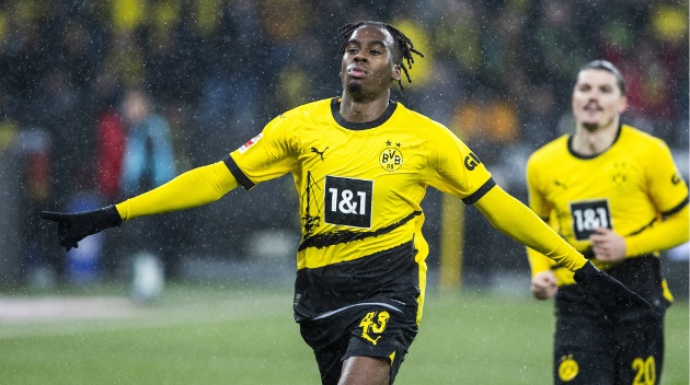 MU có thể thực hiện thương vụ kép khôn ngoan với Dortmund