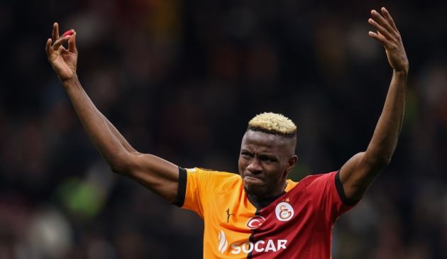 Chuyển nhượng tối 22/1: Napoli muốn đổi người với MU; Liverpool vượt Arsenal ở thương vụ Isak