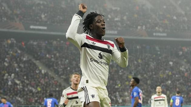 MU thắng dễ Steaua Bucharest, vào thẳng vòng knock-out Europa League