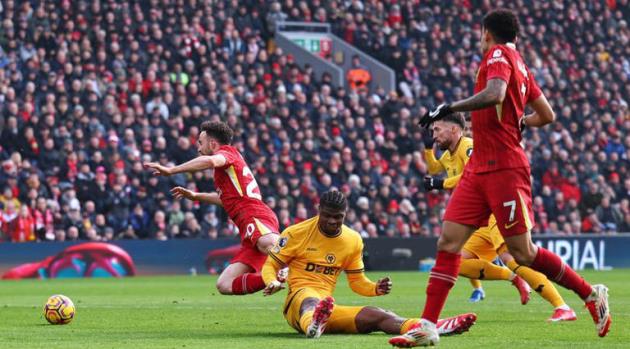 Howard Webb giải thích 6 tình huống gây tranh cãi của Ngoại hạng Anh