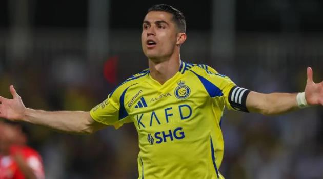 Ronaldo ghi bàn thứ 925 trong sự nghiệp, gửi thông điệp khích lệ đồng đội 
