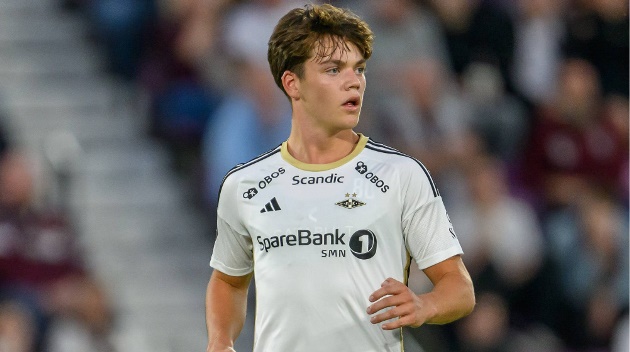 Mục tiêu của MU, Arsenal tiết lộ lý do chưa rời Rosenborg