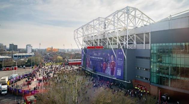 Sir Jim Ratcliffe nên làm gì với Old Trafford sau khi SVĐ mới được xây dựng?