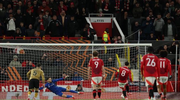 Man Utd 4-1 Sociedad: 3 quả phạt đền; Hat-trick của Bruno Fernandes
