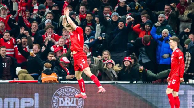 NÓNG! MU chờ cơ hội để bán Rasmus Hojlund