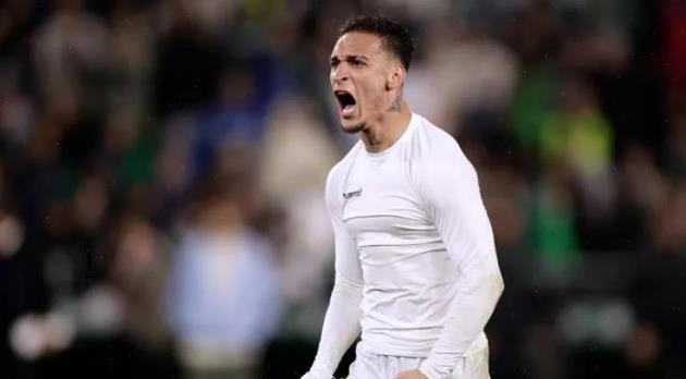 Ảnh bài viết Đại diện Antony đúng ở đâu, sai ở đâu trong màn chỉ trích Man Utd?