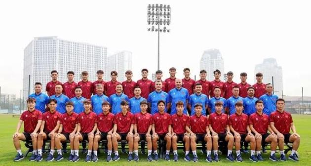 Thủ tướng làm điều đặc biệt với U17 Việt Nam