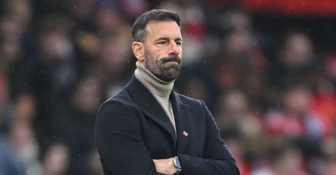 Van Nistelrooy có giai đoạn tạm quyền thành công.