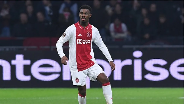 Liverpool cạnh tranh Arsenal vì sao sáng Ajax