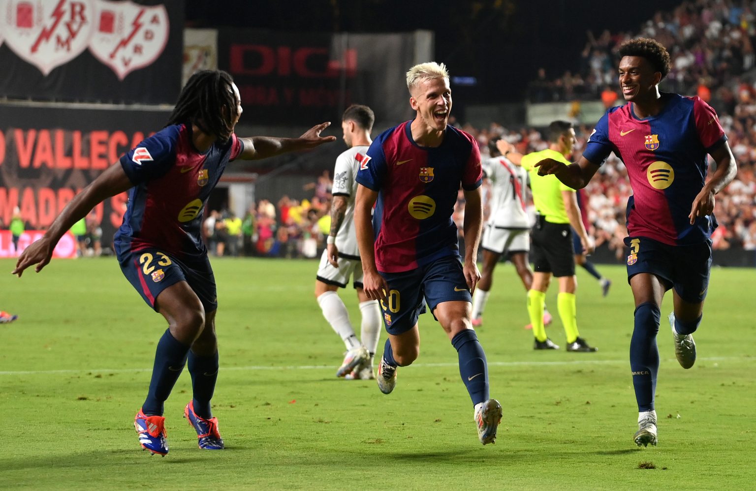 4 yếu tố có thể giúp Barcelona đăng ký Dani Olmo vào tháng 1