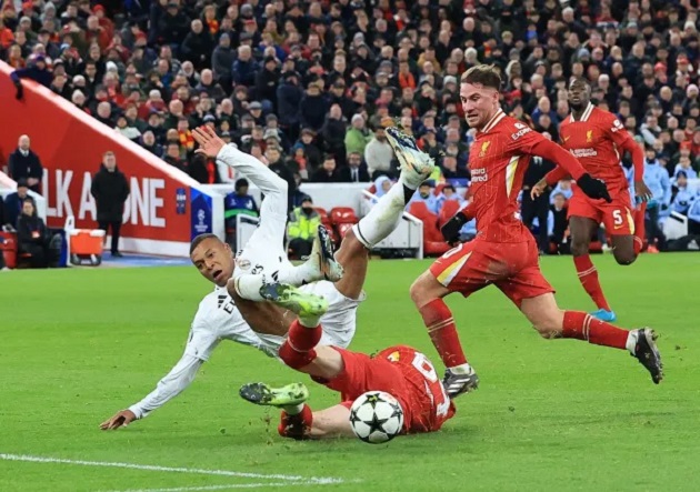 Không thể tiếp tục làm ngơ, Ancelotti trả Mbappe về vị trí sở trường