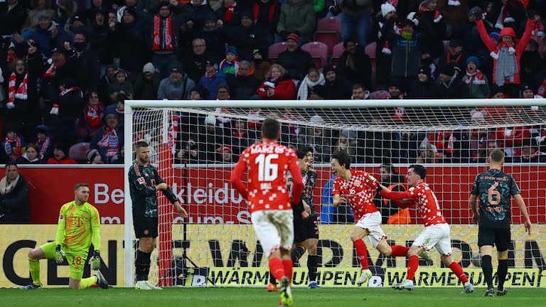 Lee Jae-sung lập cú đúp, Bayern thua sốc Mainz
